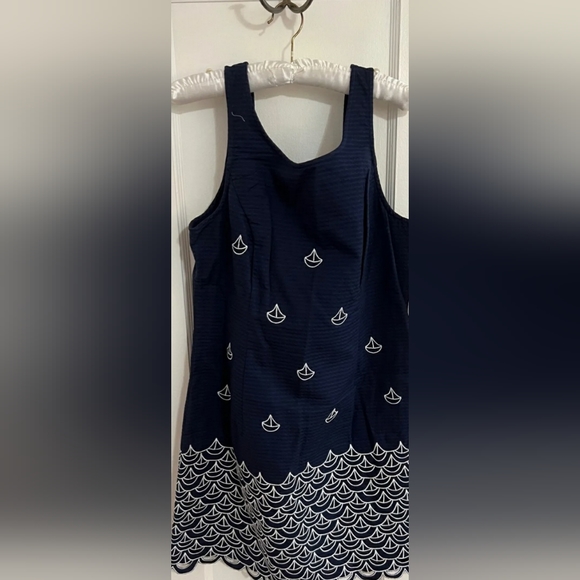 Dress - Picture 2 of 3